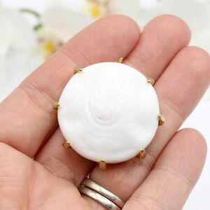 Vintage shell brooch